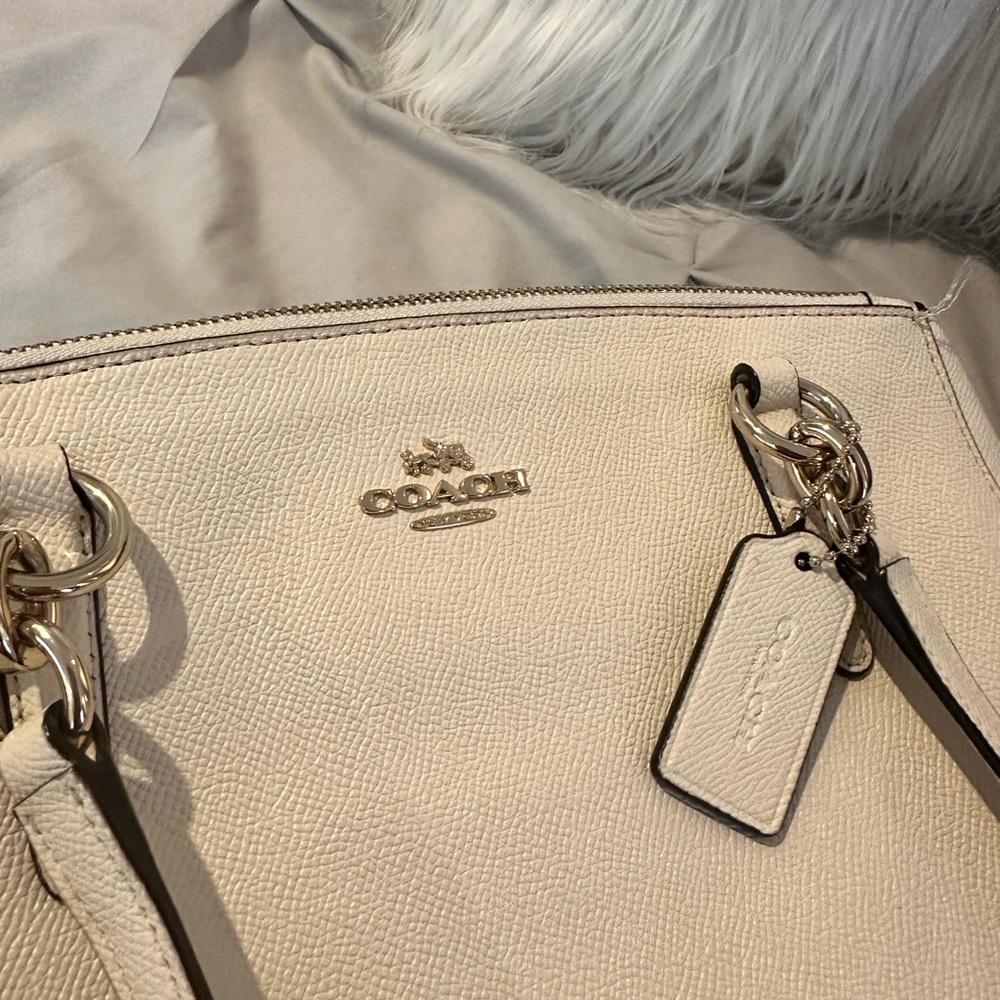 Coach Off-White Leather Shoulder Bag